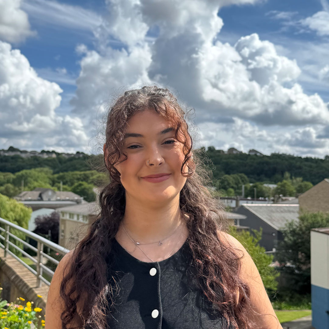 Head shot of Ms Freya Askwith-Martin, SU President